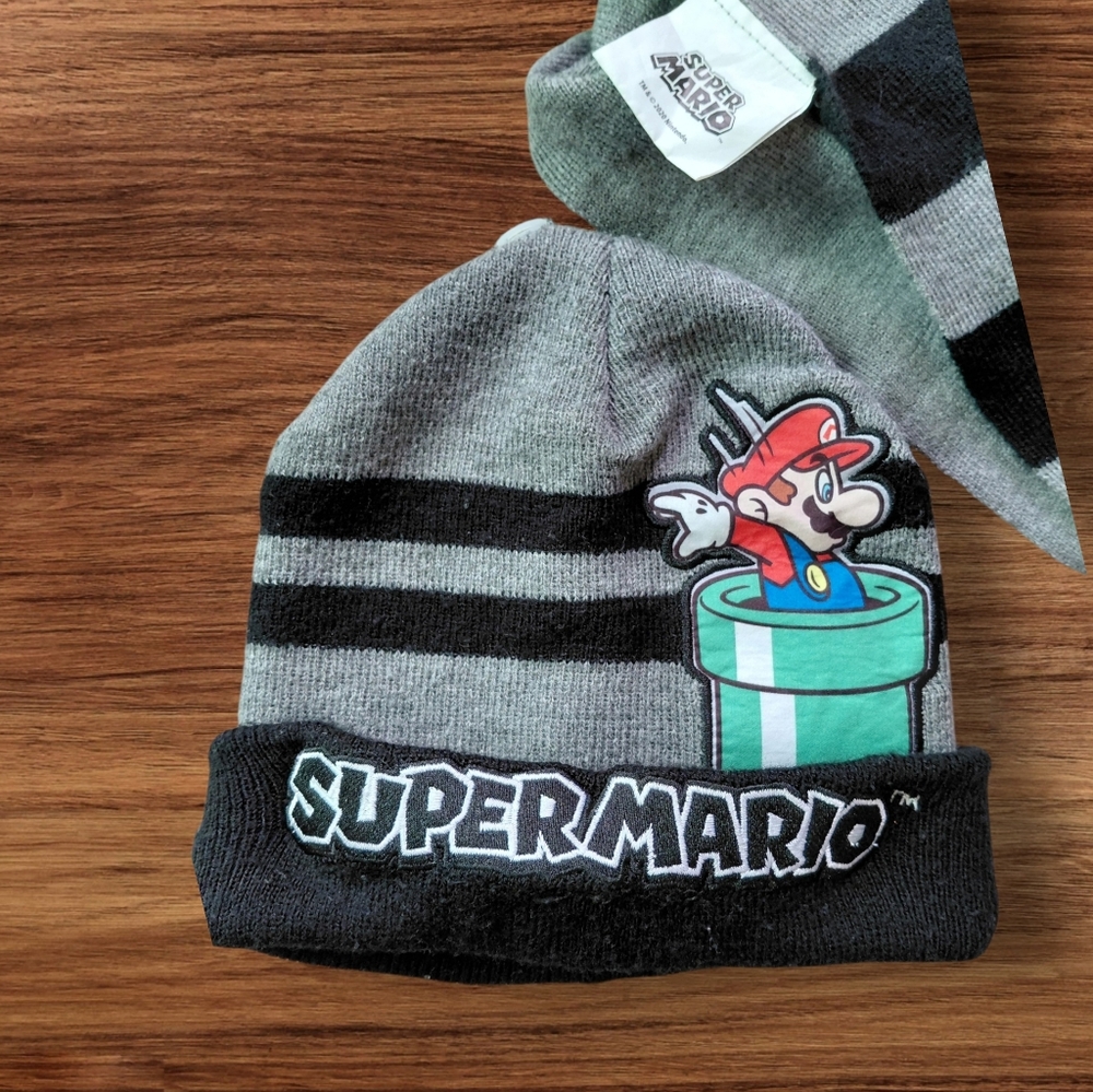Nintendo Super Mario Knit Beanie Cap Hat And Scarf OSFM 2020 Nintendo.  New.